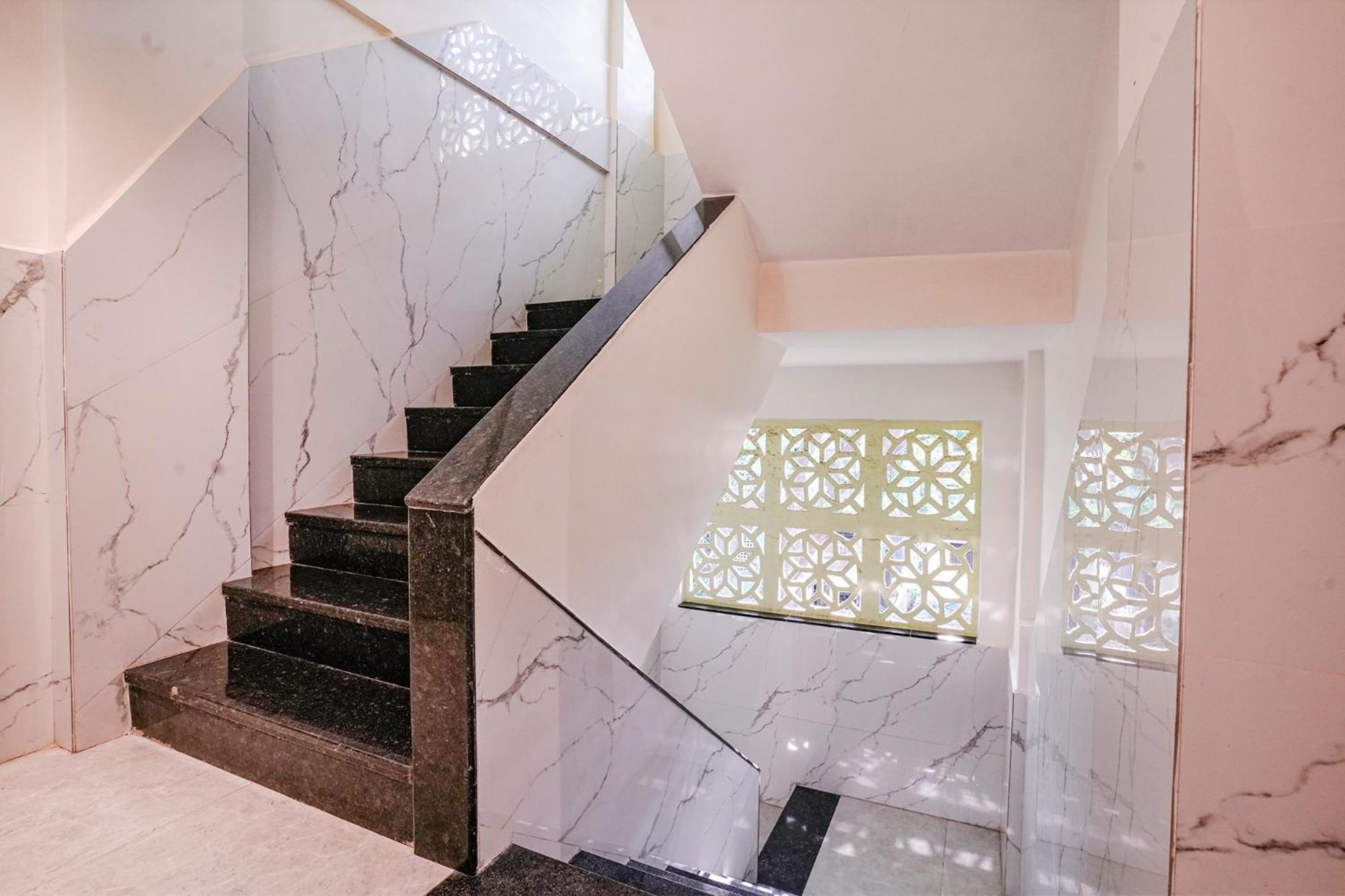 Fabexpress Utsav Residency - Nr Panvel Hotell Jāmb Exteriör bild