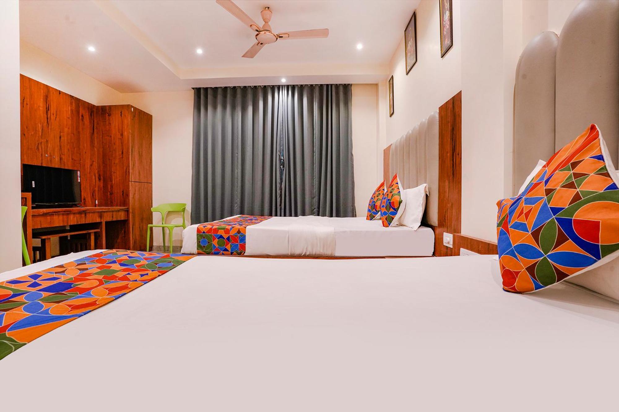 Fabexpress Utsav Residency - Nr Panvel Hotell Jāmb Exteriör bild