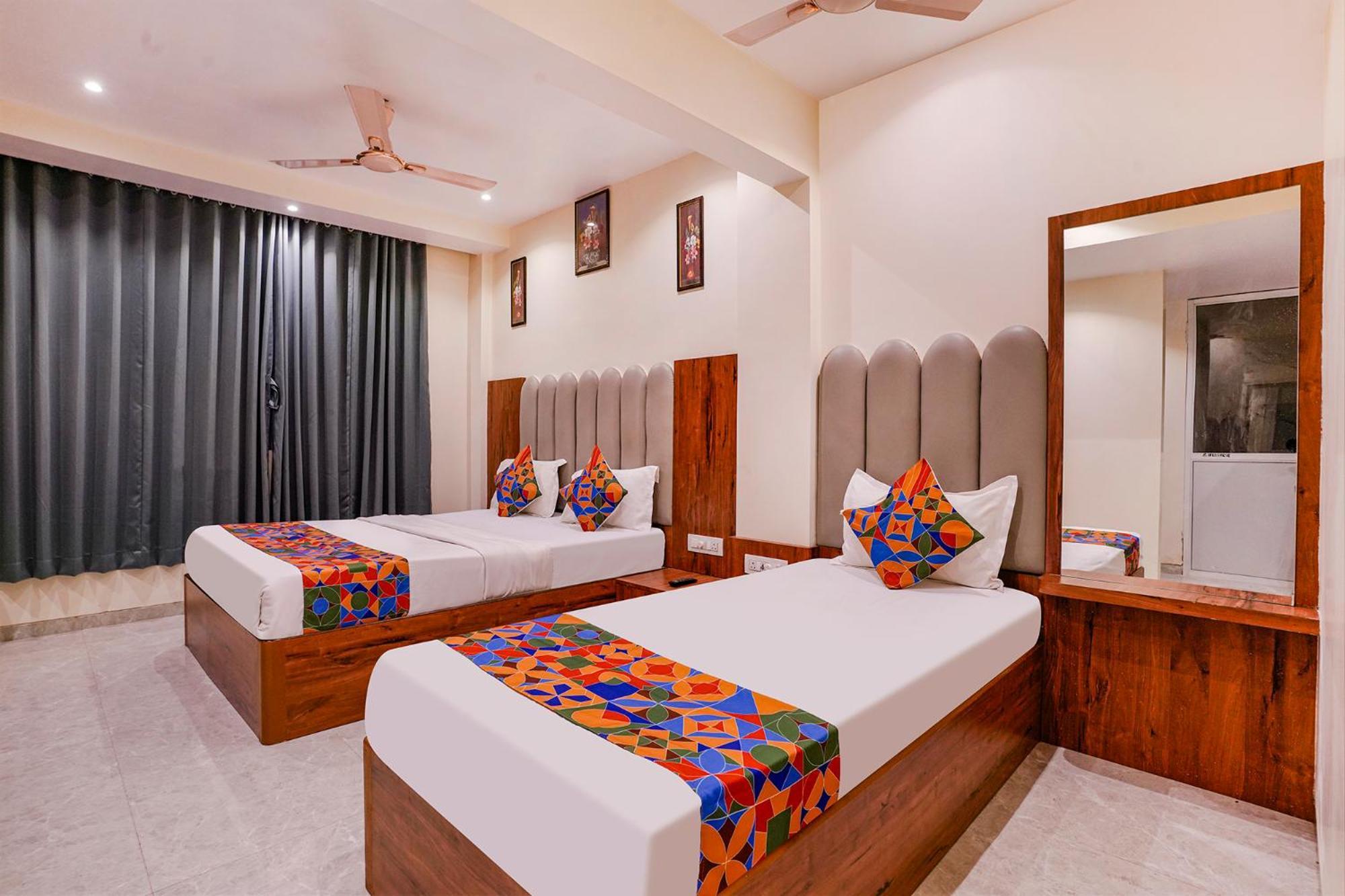 Fabexpress Utsav Residency - Nr Panvel Hotell Jāmb Exteriör bild