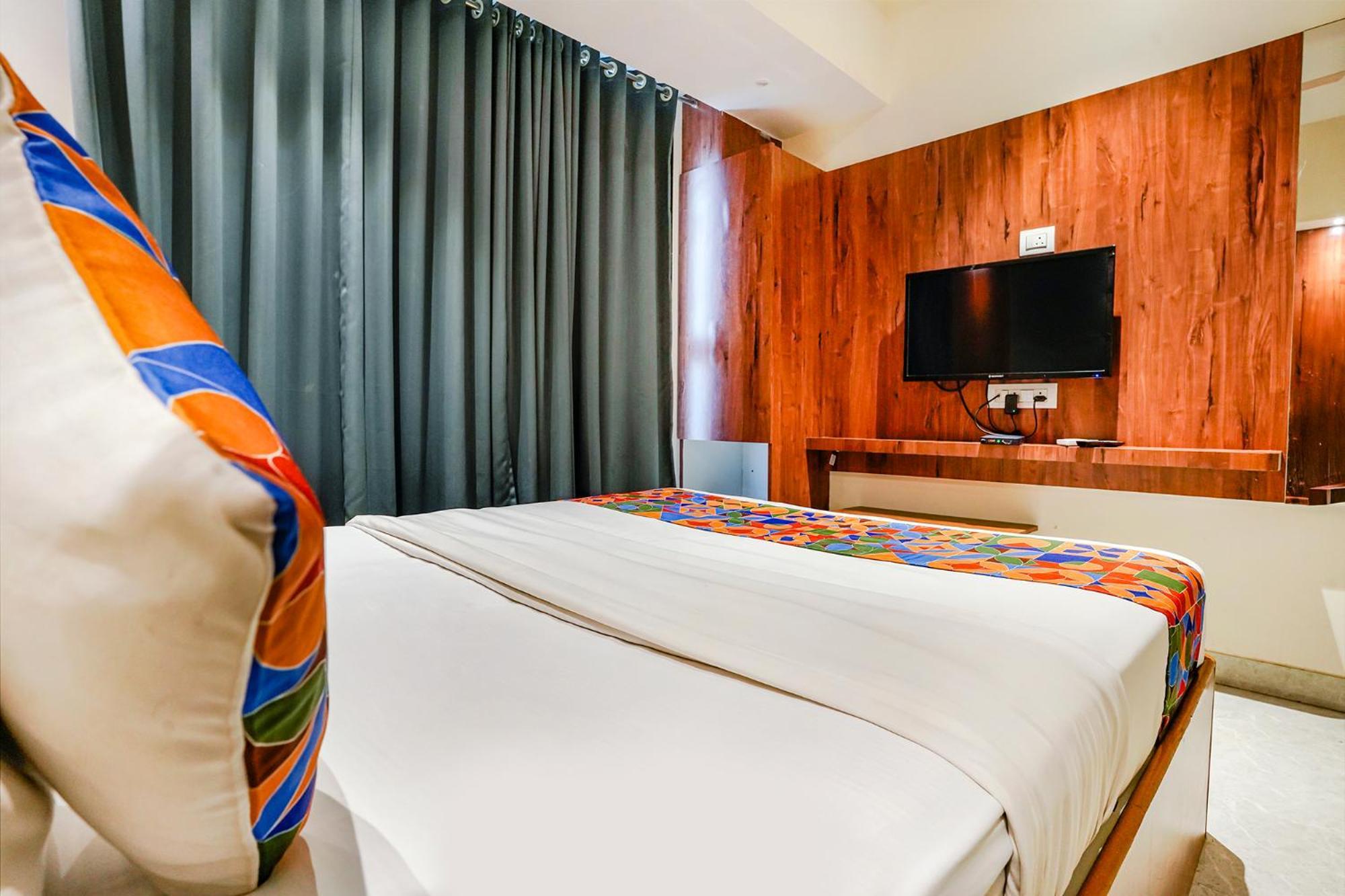 Fabexpress Utsav Residency - Nr Panvel Hotell Jāmb Exteriör bild