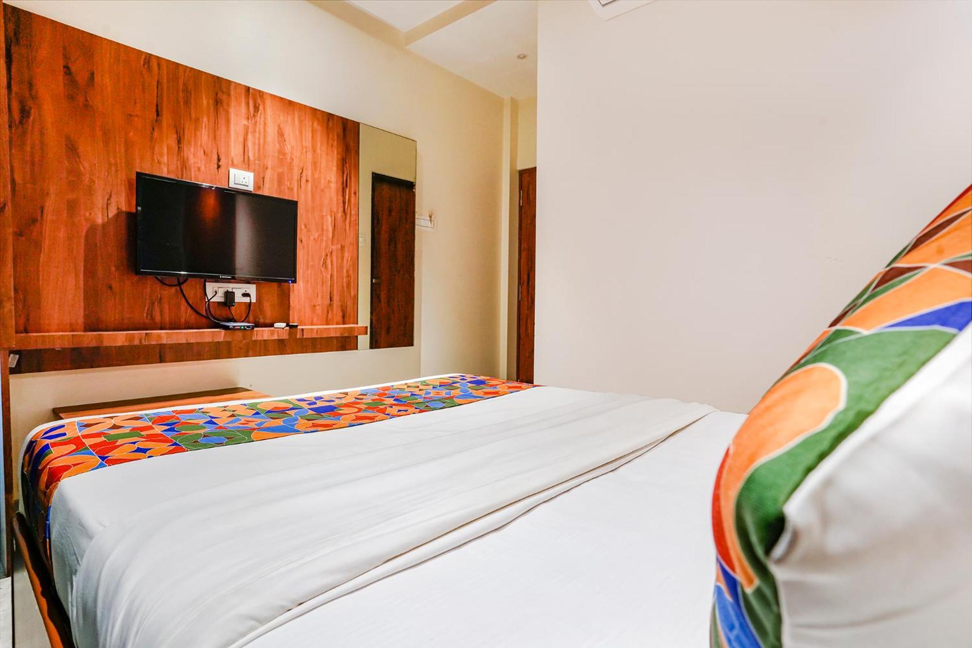 Fabexpress Utsav Residency - Nr Panvel Hotell Jāmb Exteriör bild