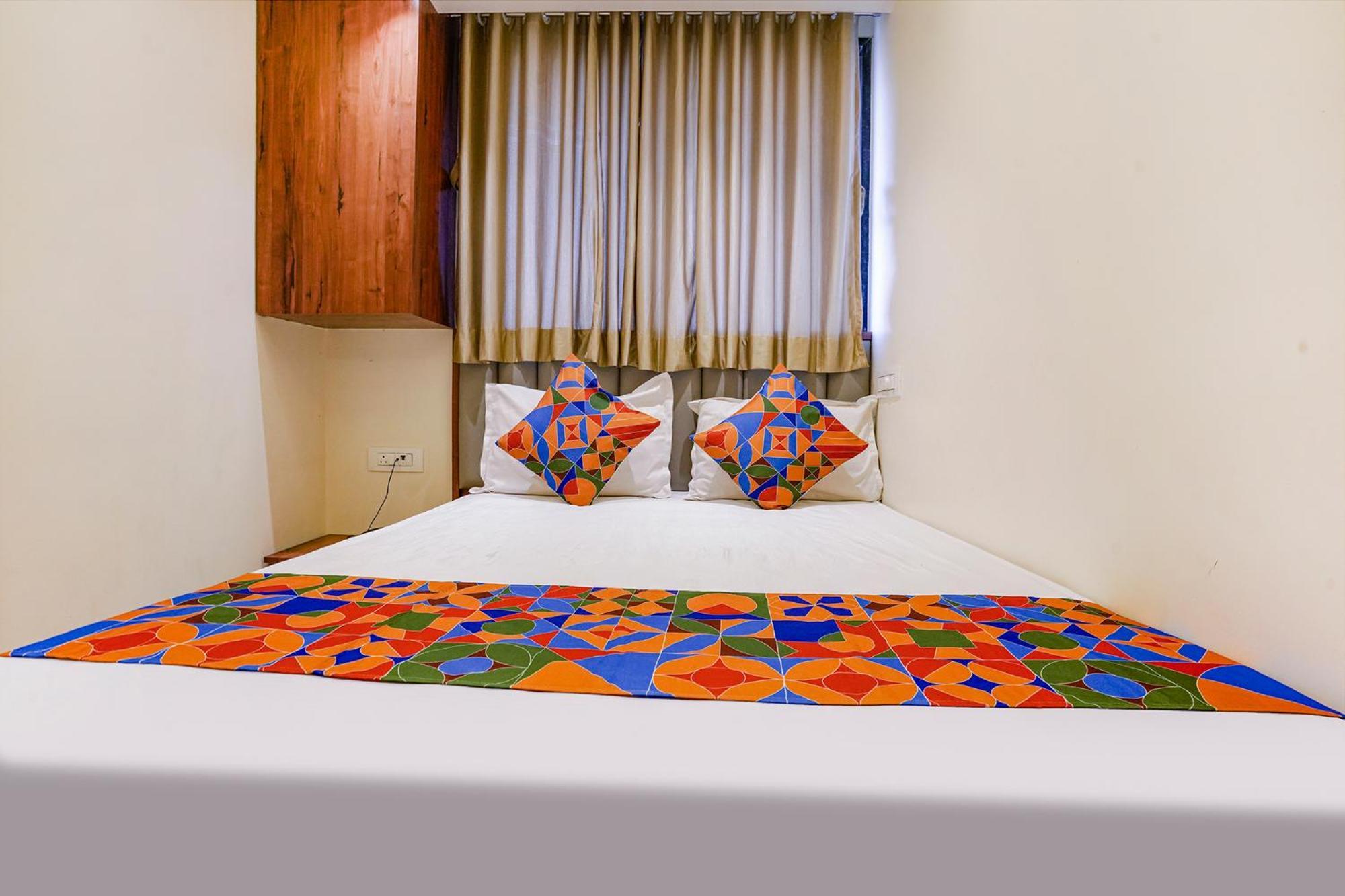 Fabexpress Utsav Residency - Nr Panvel Hotell Jāmb Exteriör bild
